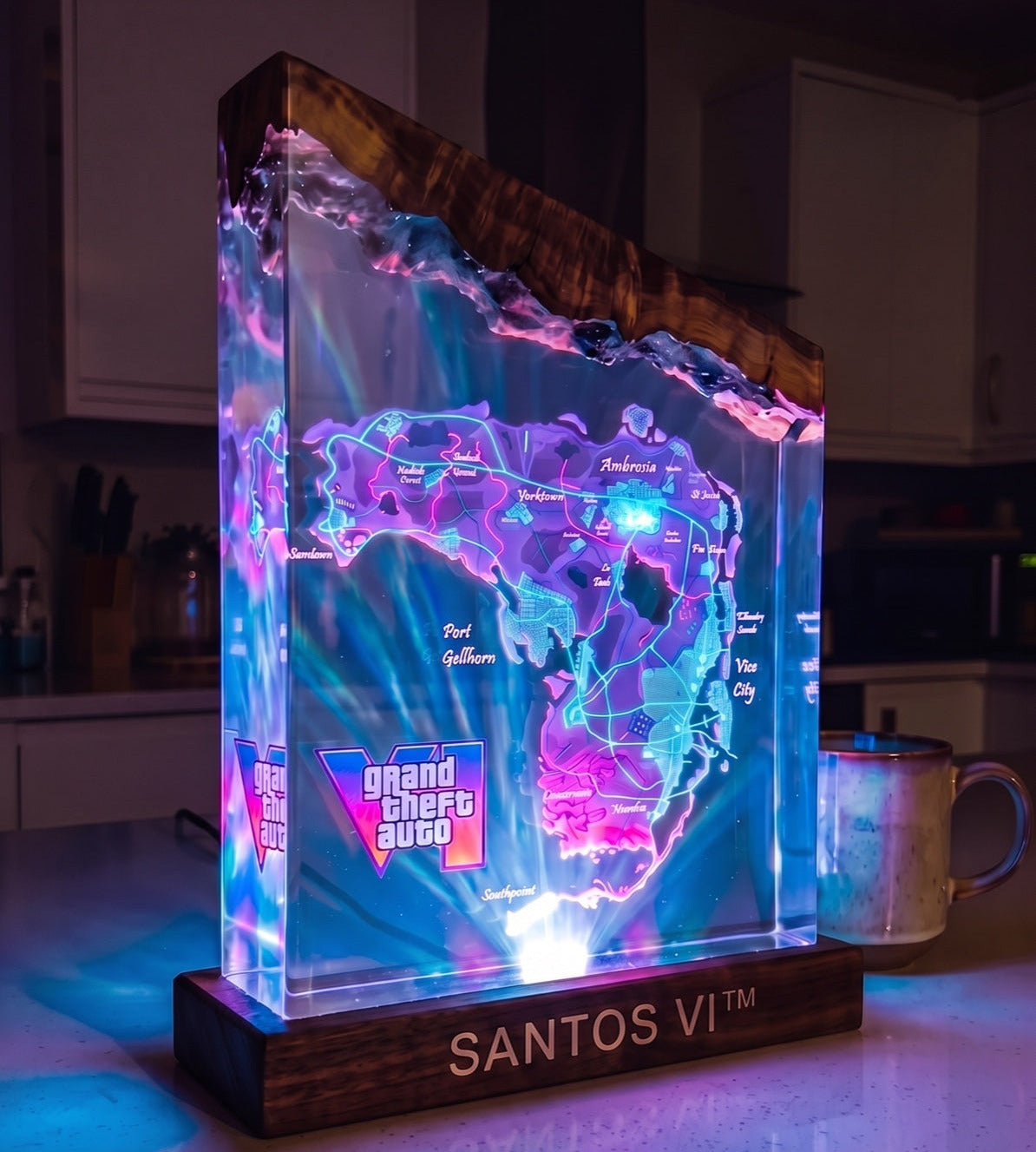 Santos VI LED resin lamp, MAP Leonida design, lit in a dark room